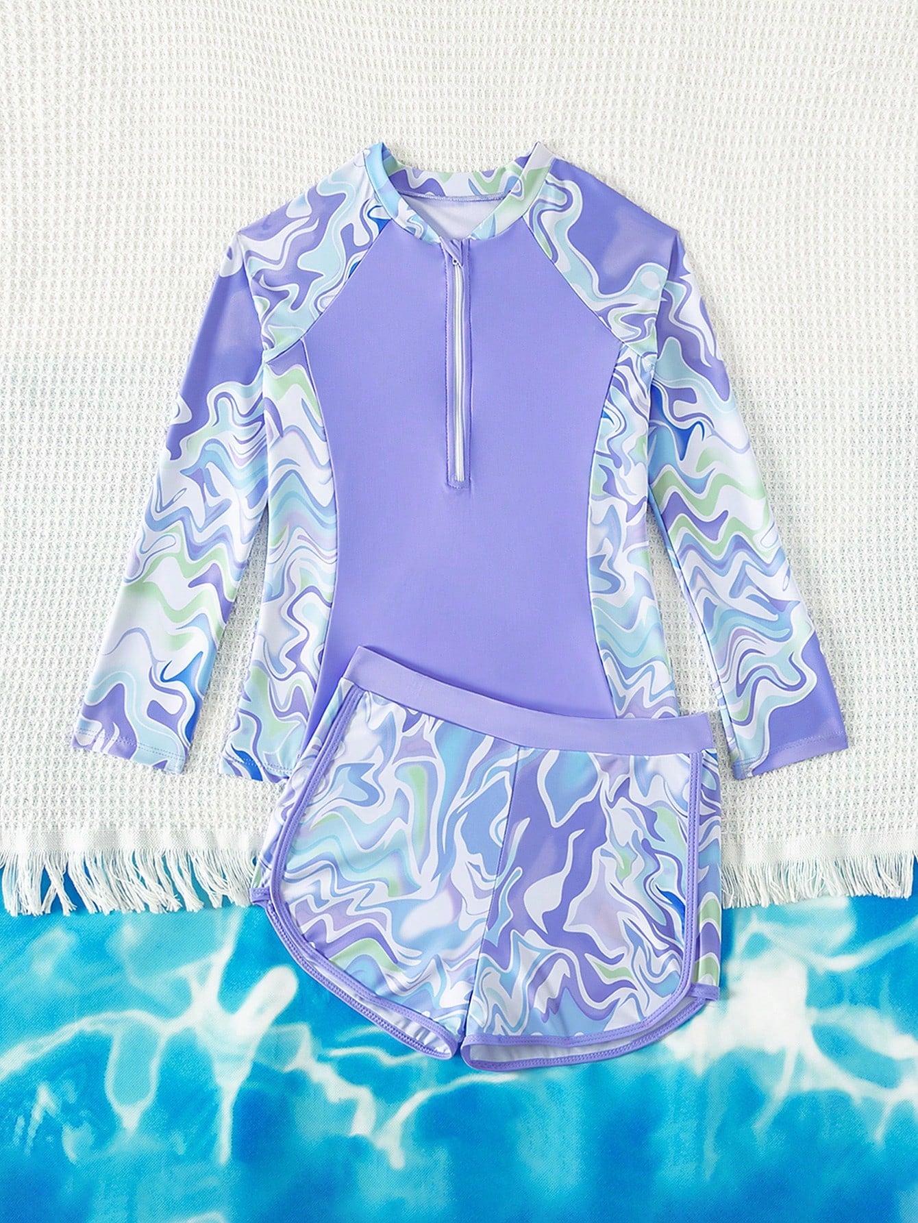 Trikini para niña preadolescente con cremallera frontal y diseño de rayas de olas