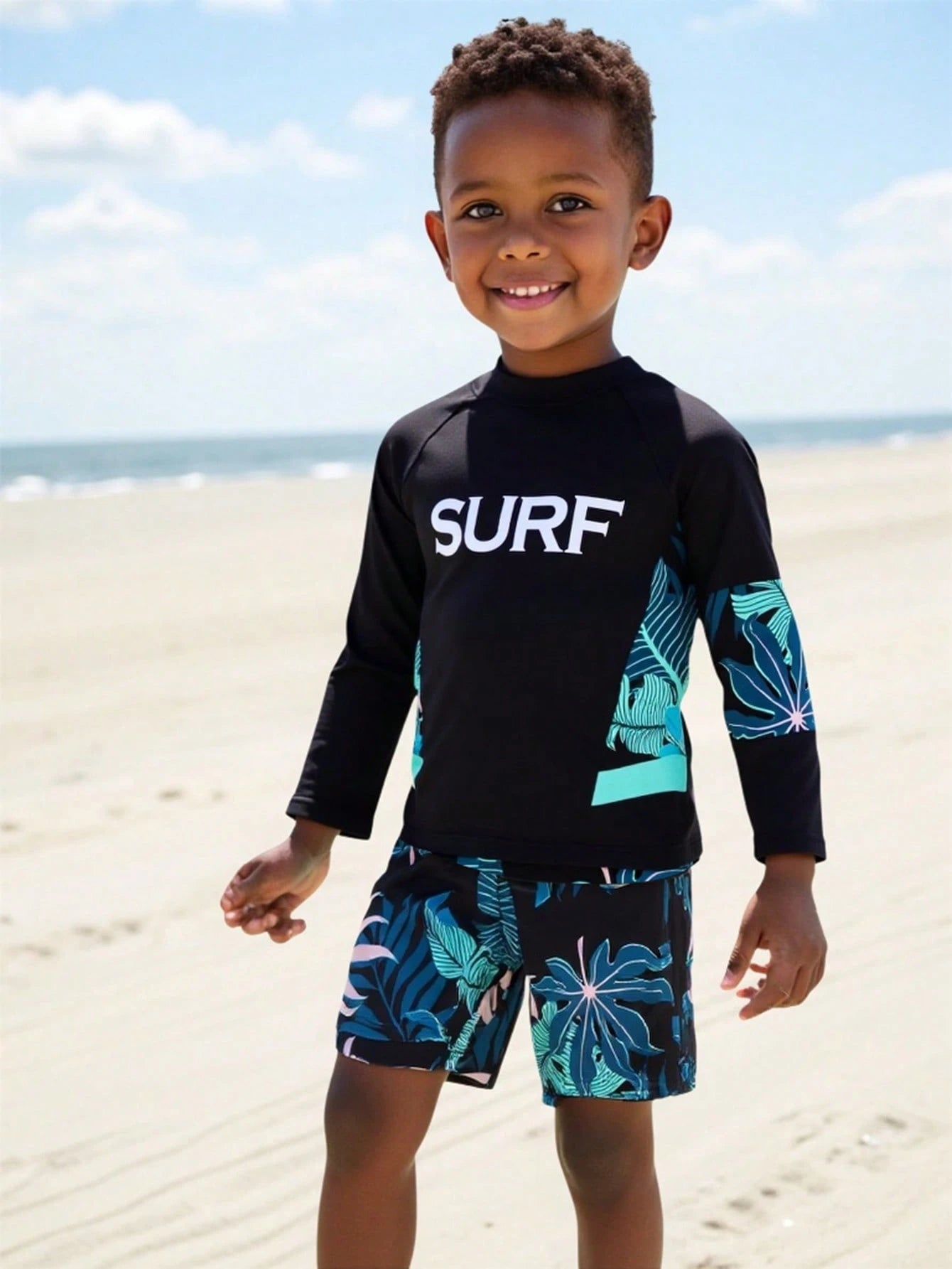 Traje De Baño De Cuello Alto Para Niños Con Gráfico Tropical Y De Letras Al Azar Para La Playa