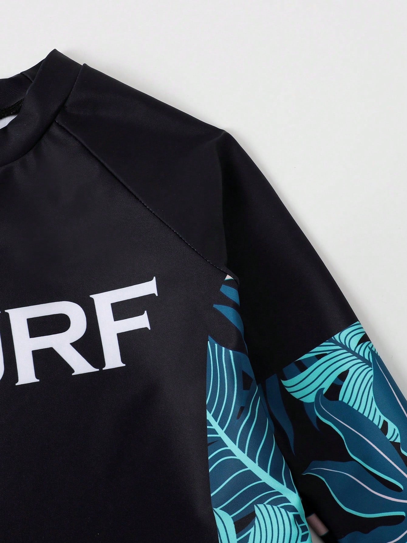 Traje De Baño De Cuello Alto Para Niños Con Gráfico Tropical Y De Letras Al Azar Para La Playa