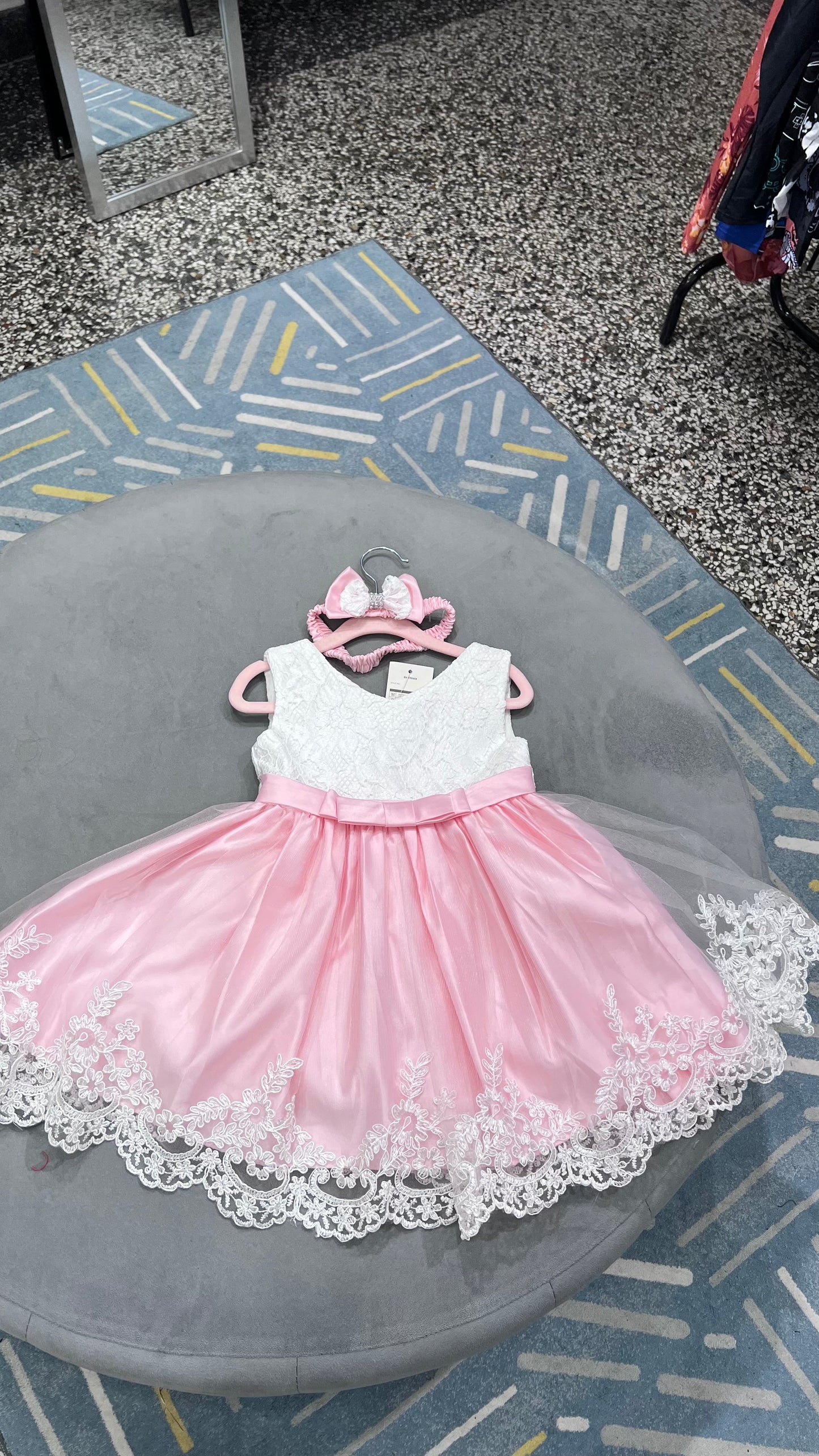 VESTIDOS con encaje en rosado bebe con lazo delantero y diadema