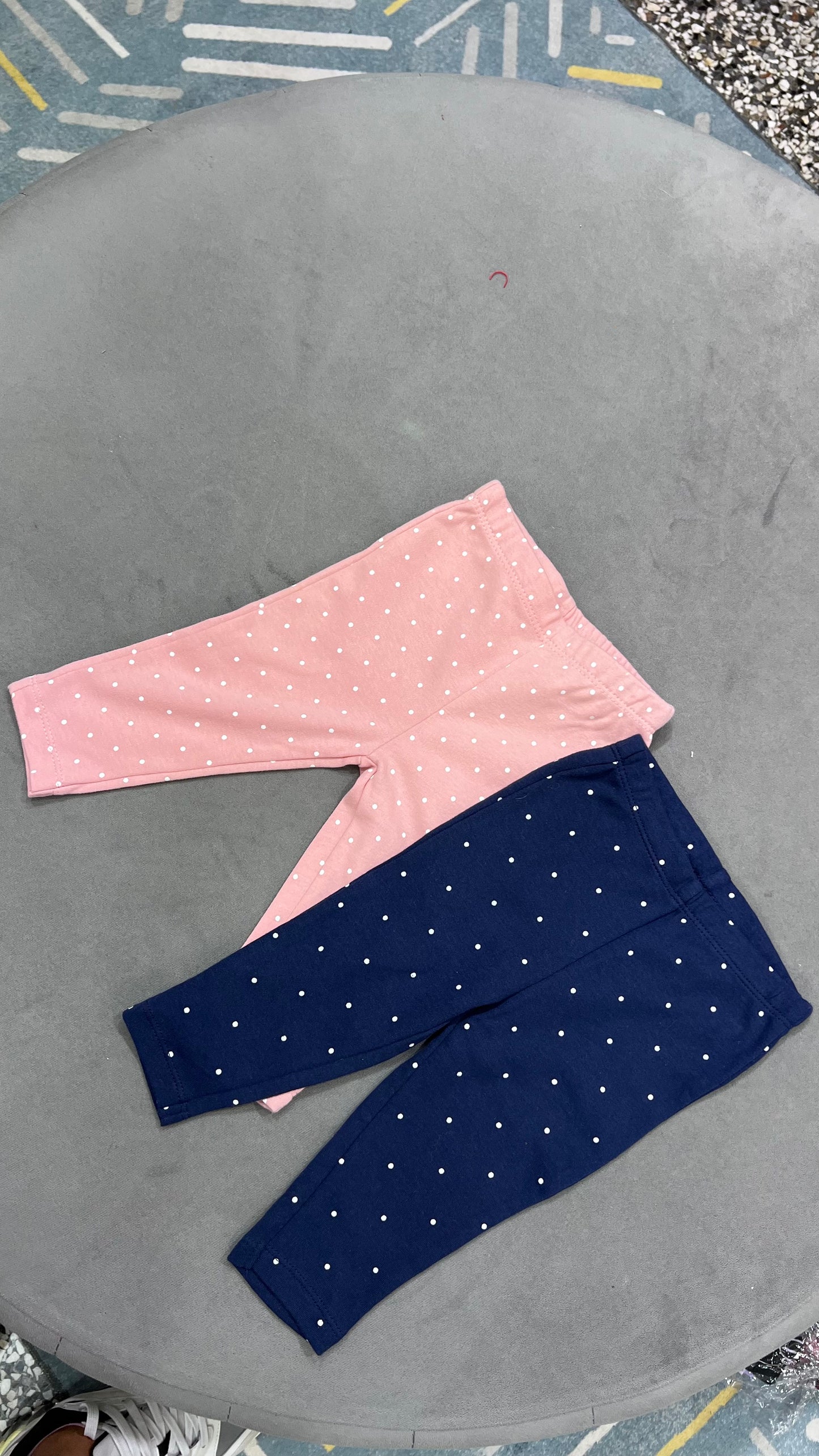 Set 2 pantalones ,rosa y azul marino con puntos blancos