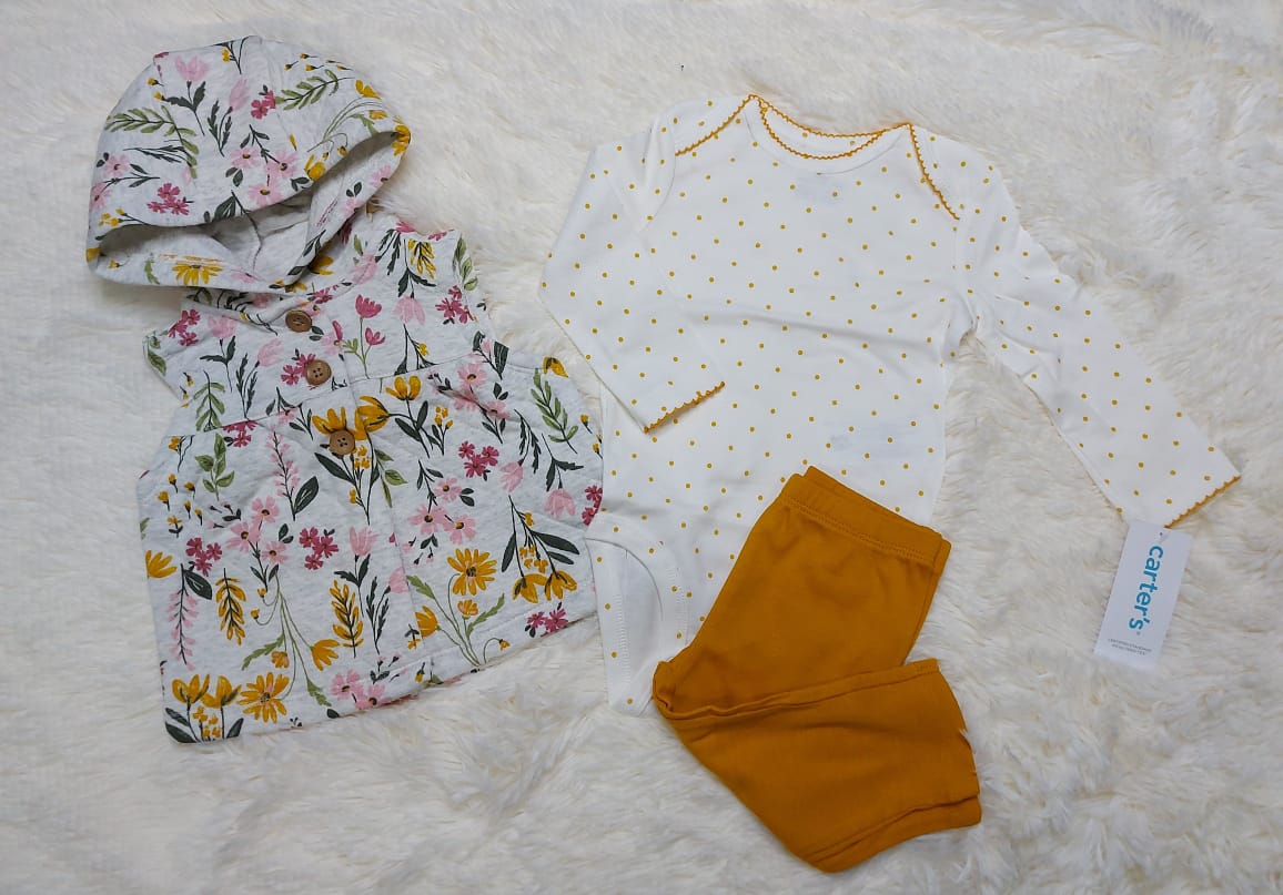Conjunto 3 piezas Carters (Chaleco manga corta de flores)