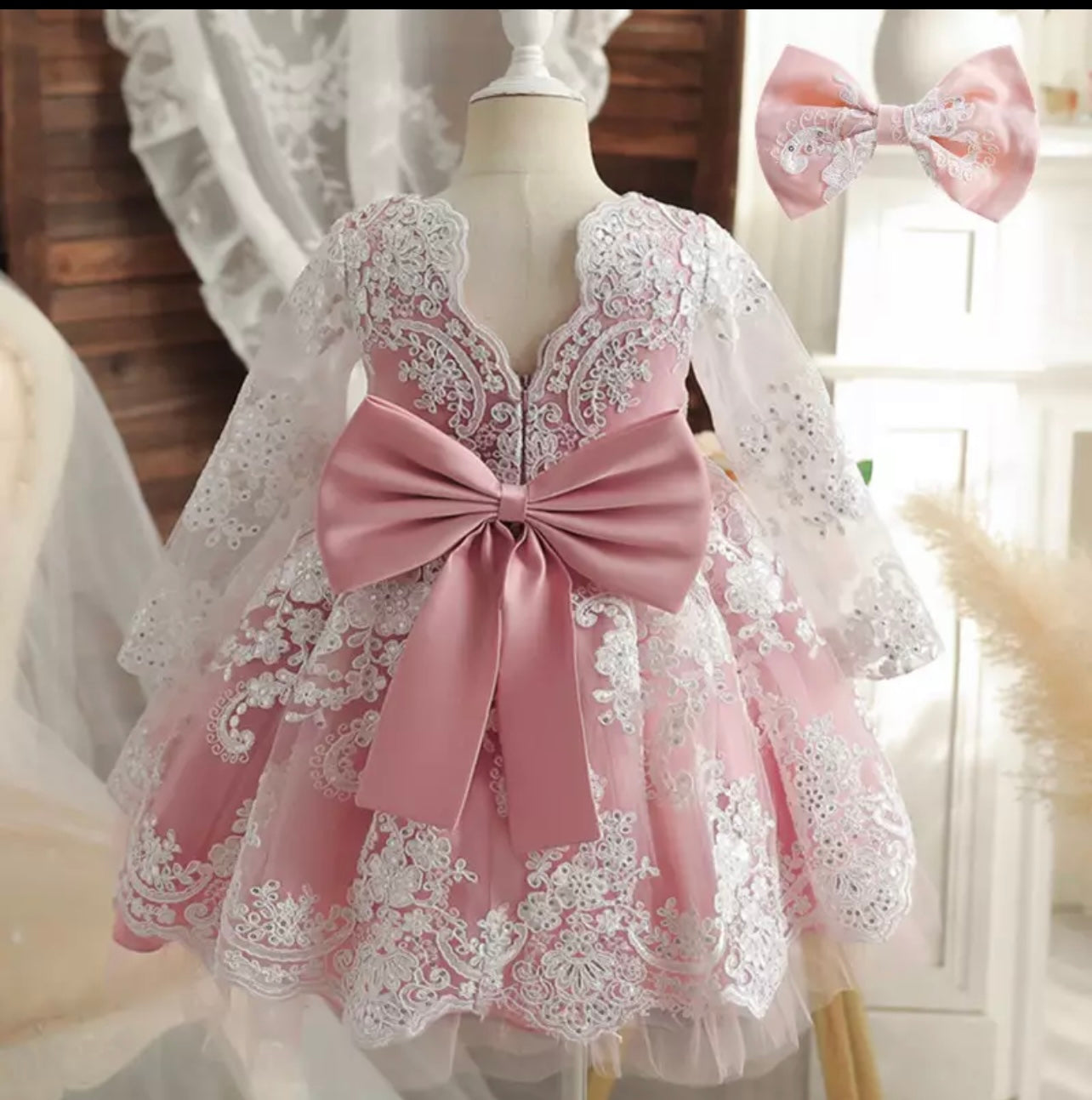 VESTIDO de niña rosado pink con encaje con lazo trasero y diadema