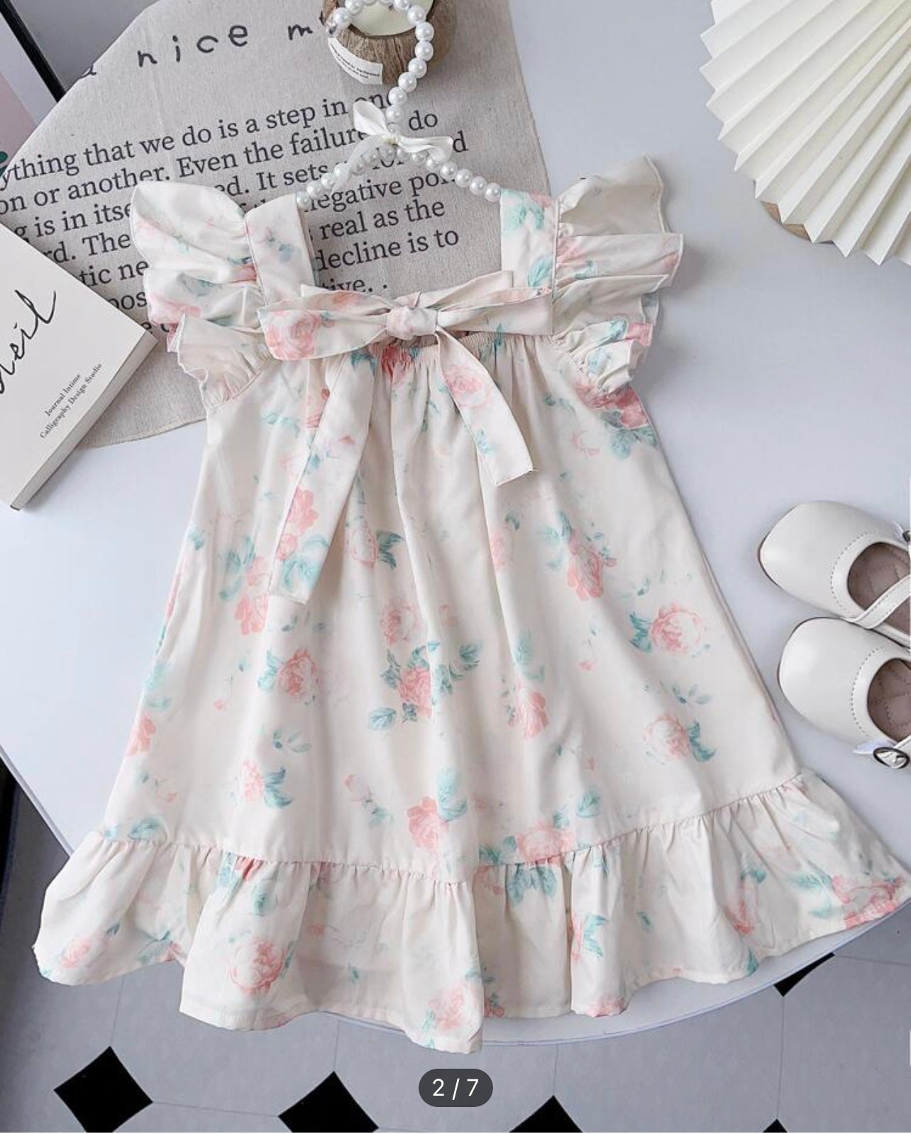 Vestido con flores sutiles