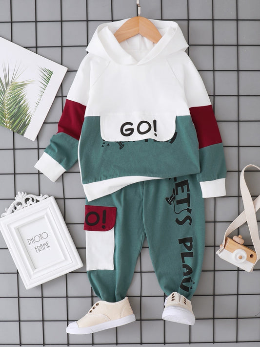 Pantalones deportivos con capucha con estampado de letra de color combinado