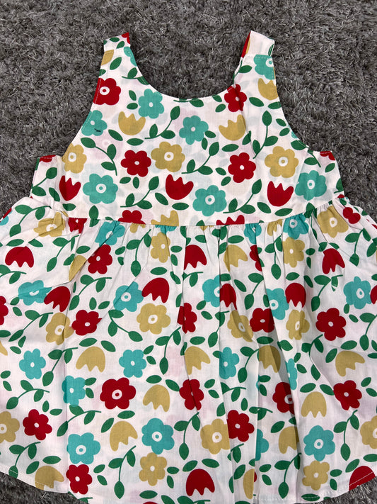 Bebe vestido floral lazo grande con sombrero